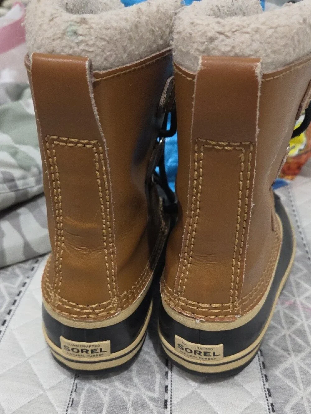 Kids Boots - SIZE 2 KIDS.